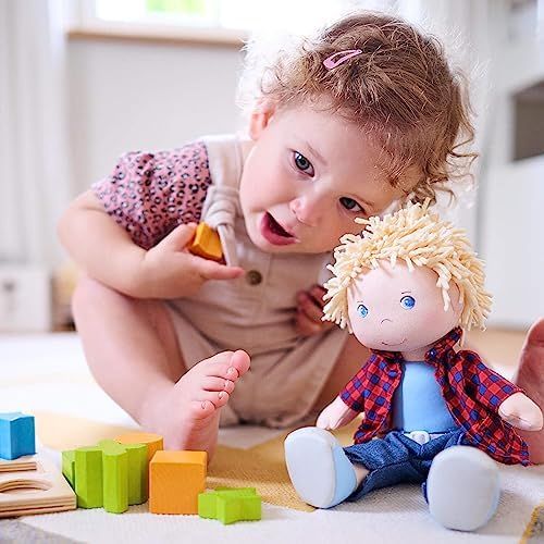 دمية ذكية تغني وترقص